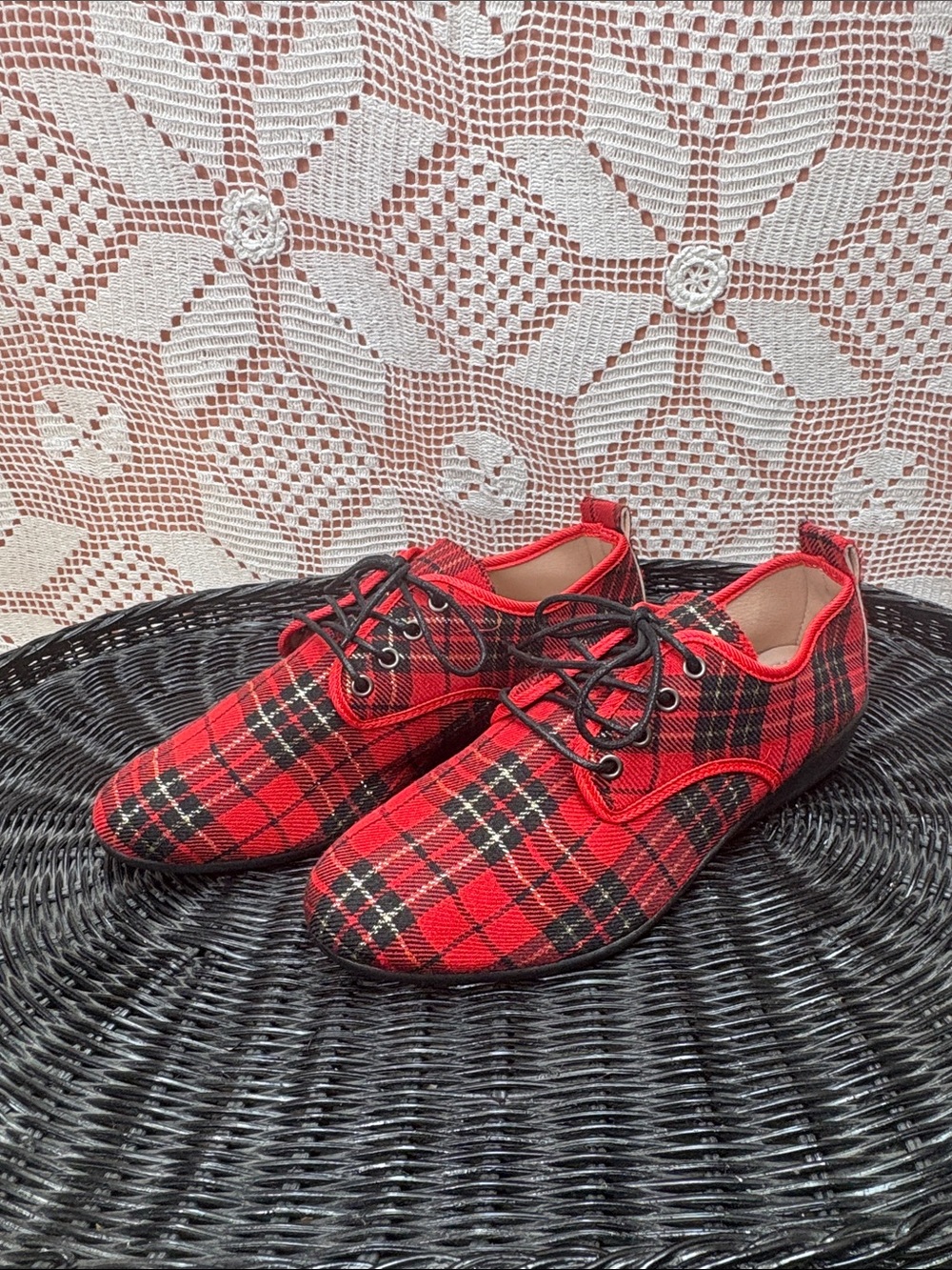 NWOT Red Tartan Plaid Oxford Shoes Women’s Size 8–8.5